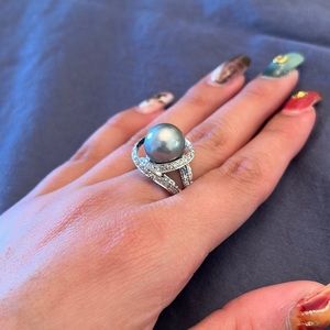 14k WHITE GOLD TAHITIAN PEARL RING WITH DIAMONDS